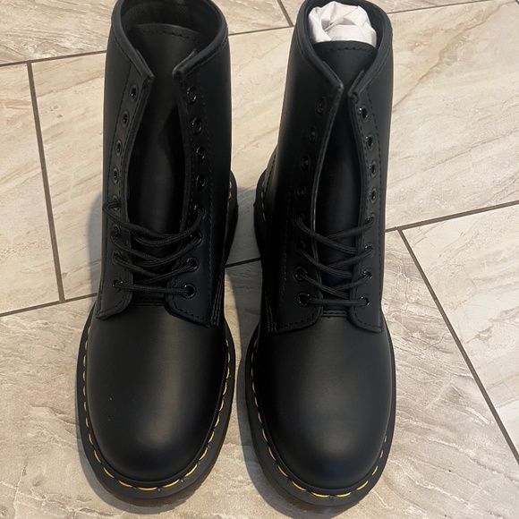 Dr. Martens AirWair main image 4